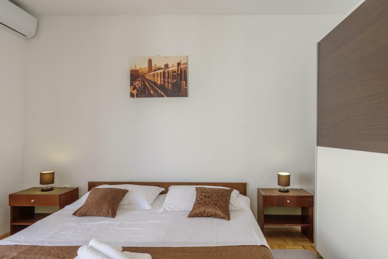 Renic Apartmani Kaštela Екстериор снимка