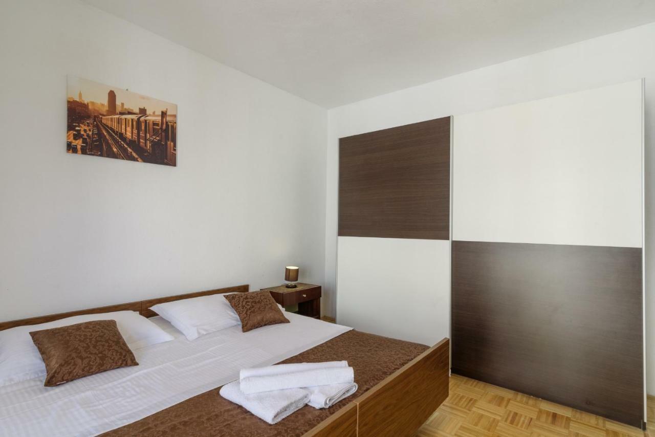 Renic Apartmani Kaštela Екстериор снимка
