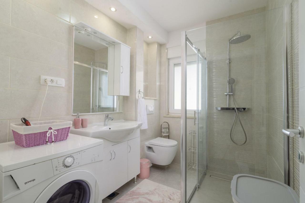 Renic Apartmani Kaštela Екстериор снимка