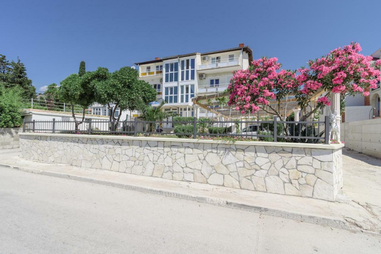 Renic Apartmani Kaštela Екстериор снимка